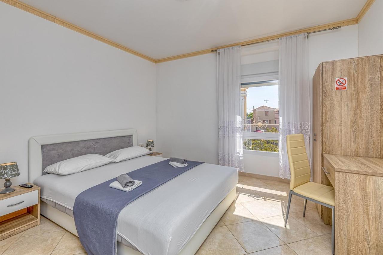 Rooms On Liberty Square Poreč Extérieur photo