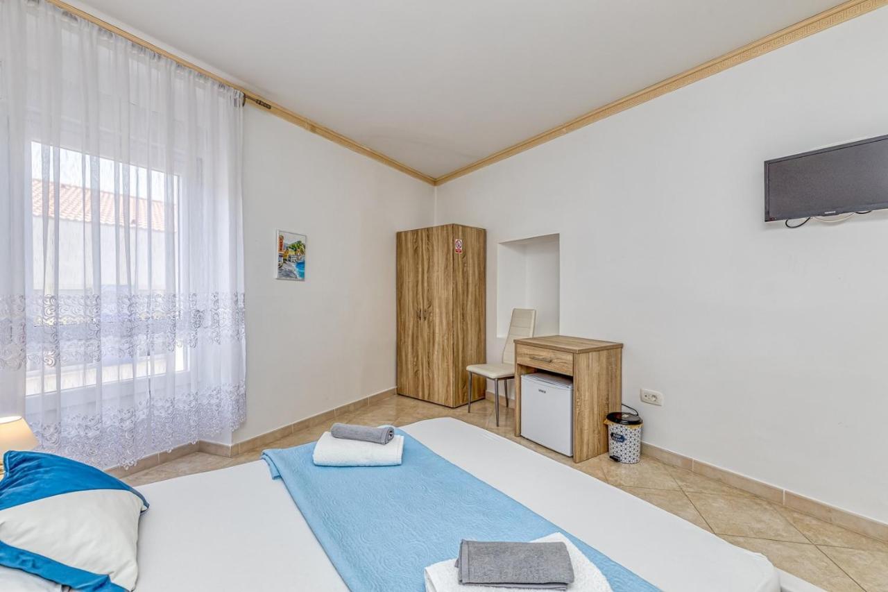 Rooms On Liberty Square Poreč Extérieur photo